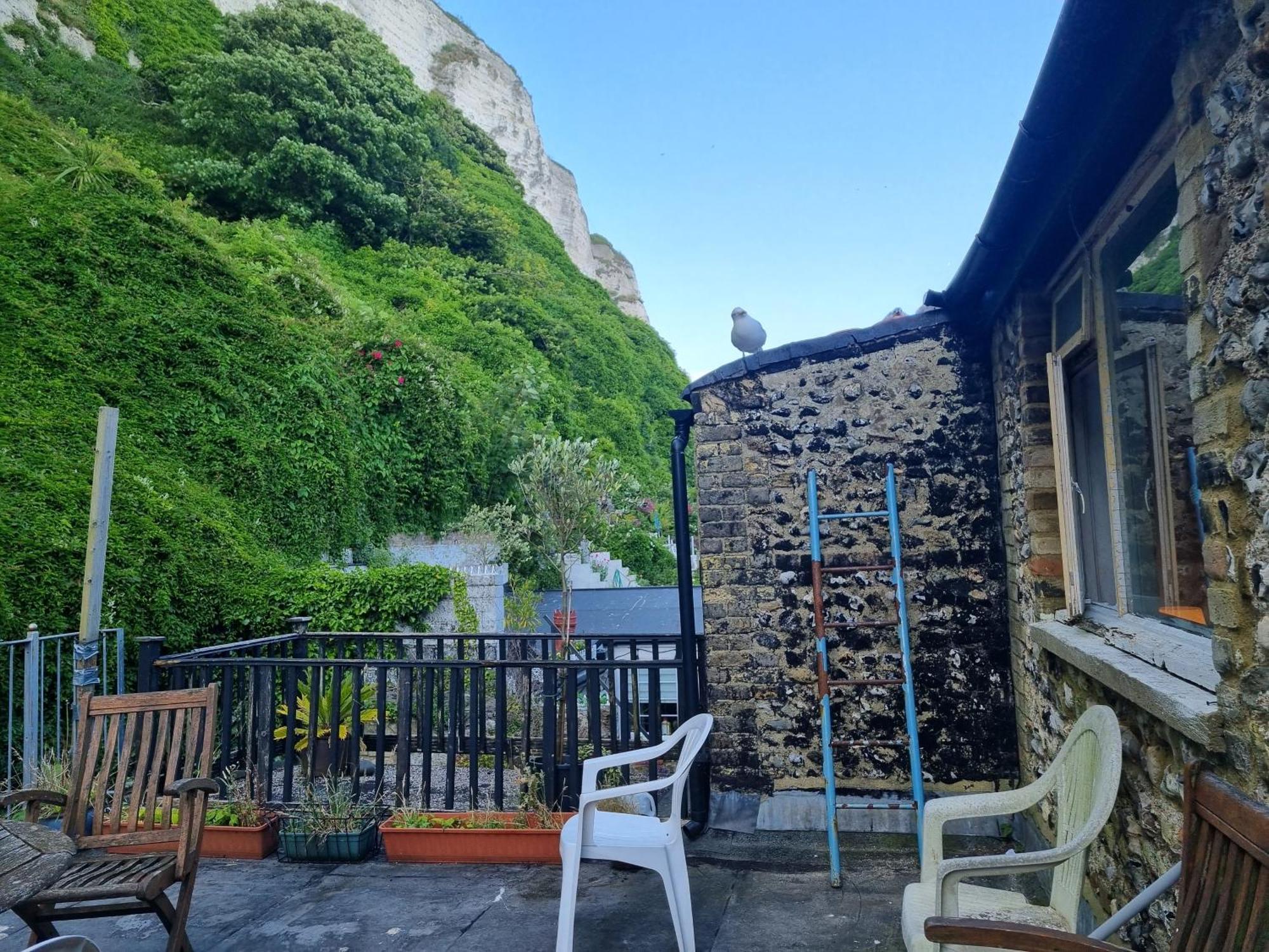 First And Last Youth Hostel Dover Eksteriør billede